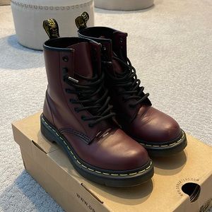 Dr. Martens 1460 cherry red